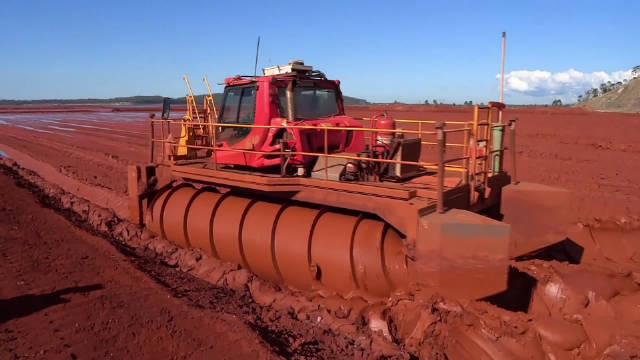 螺旋推进车与智能水草打捞船 当特种机械“逆流而上”